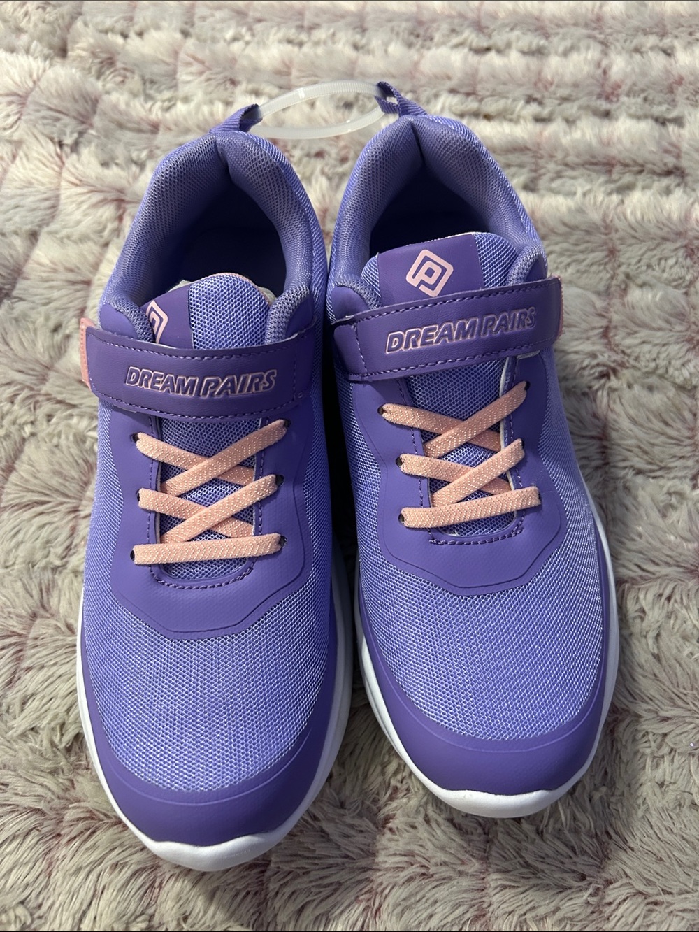 Dream Pairs Purple Athletic Sneakers with Pink Laces size 6